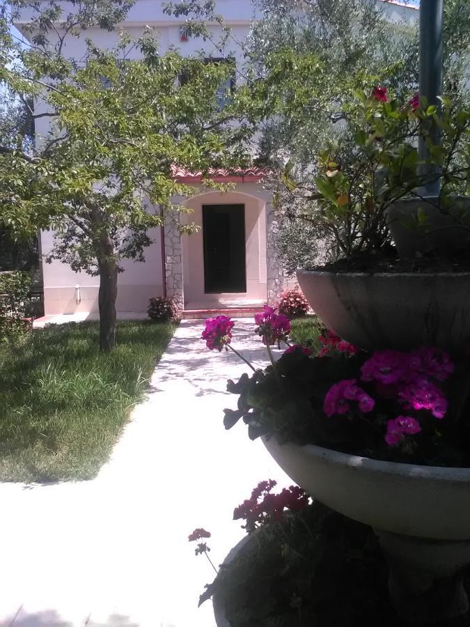 Borgo Cerasa Bed & Breakfast Весте Екстериор снимка