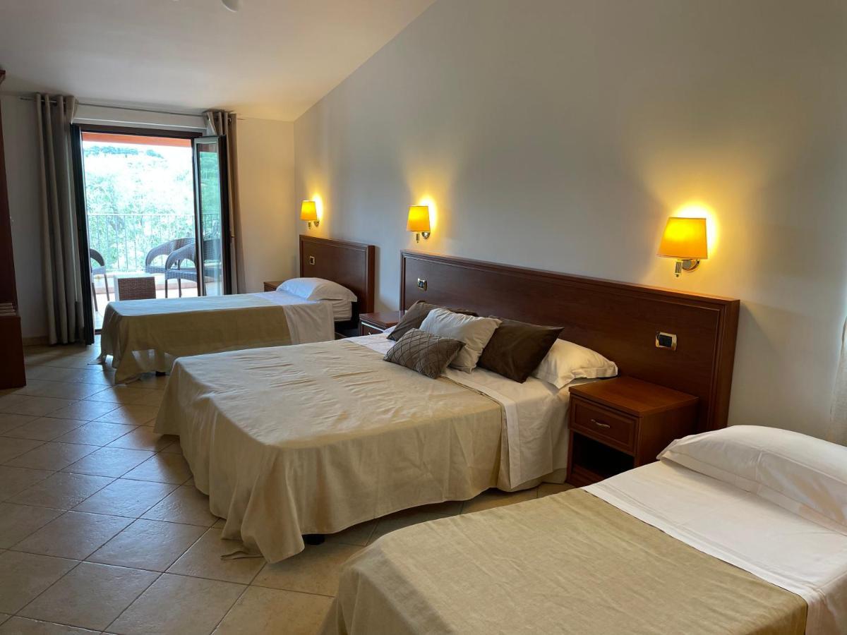 Borgo Cerasa Bed & Breakfast Весте Екстериор снимка
