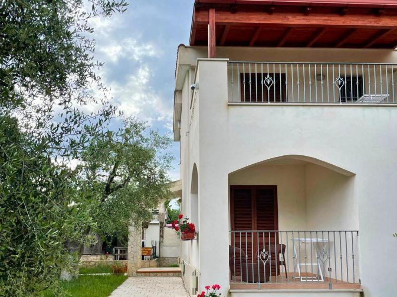 Borgo Cerasa Bed & Breakfast Весте Екстериор снимка