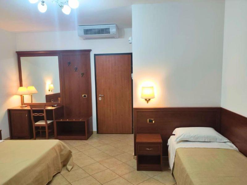 Borgo Cerasa Bed & Breakfast Весте Екстериор снимка
