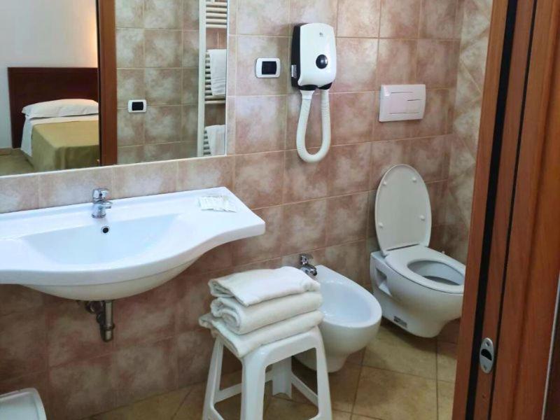 Borgo Cerasa Bed & Breakfast Весте Екстериор снимка